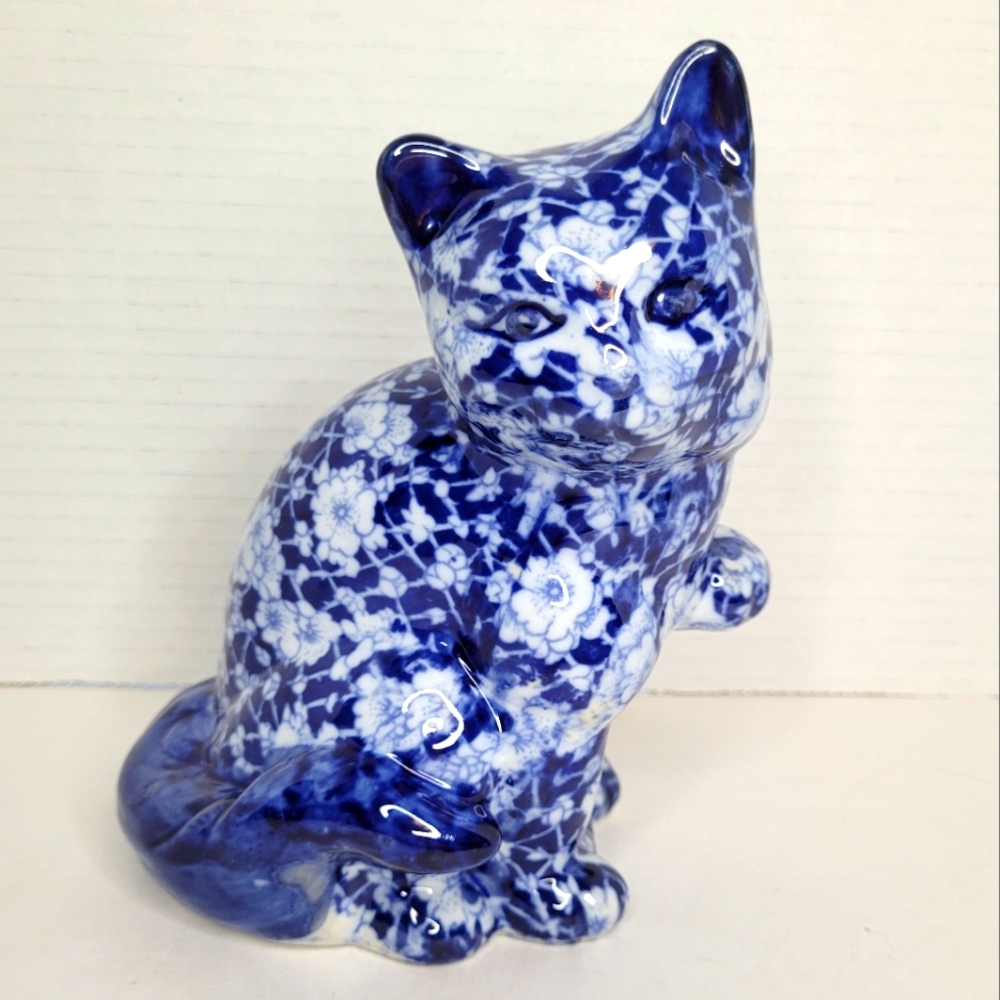 Blue Calico Chintz Floral Ceramic Cat Vintage Statuette